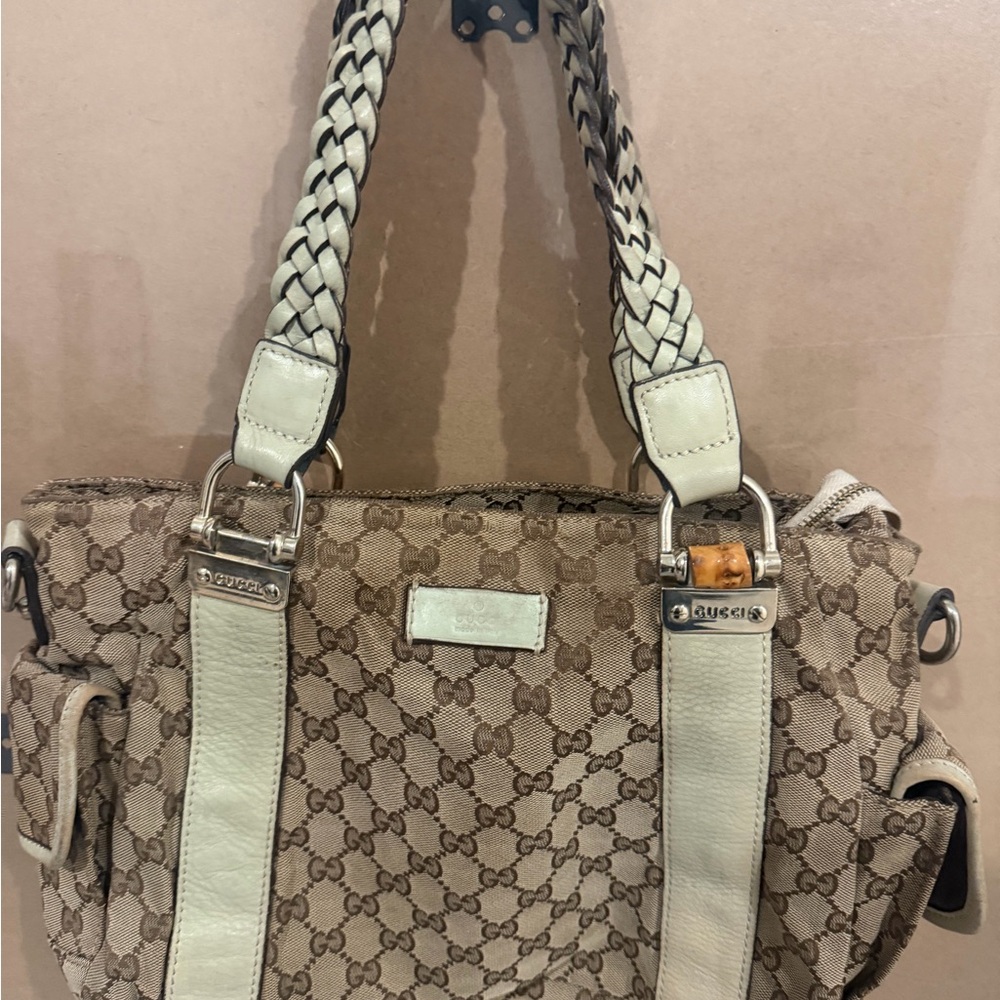 Gucci Beige and White Shoulder Bag